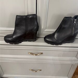 Sorel Black Leather Wedge Boots